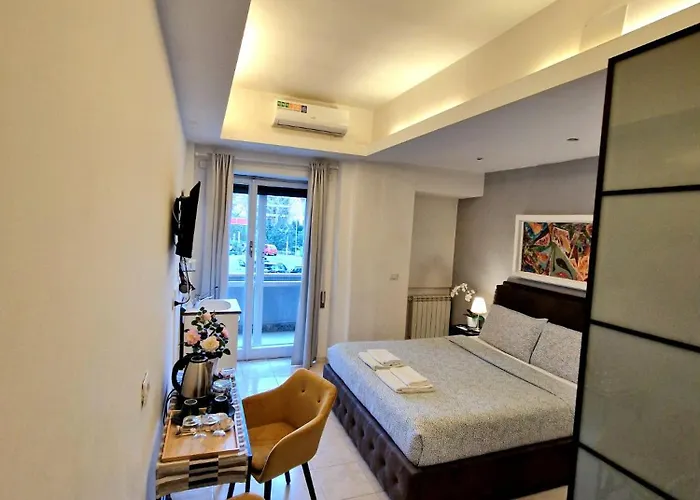Appia Avenue 639 בית הארחה